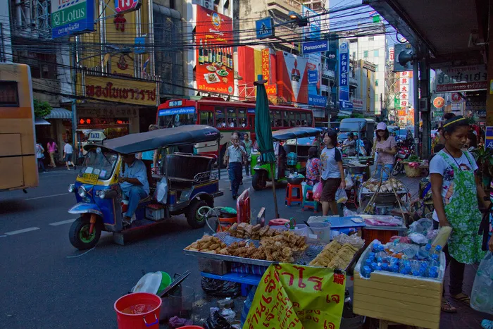 步行街,城市街道,夜景照明,游乐场,沿街店面,泰国