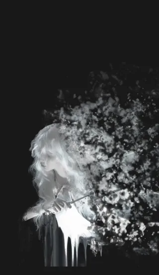 忧郁女生配黑白的消散效果，人物可提取出来