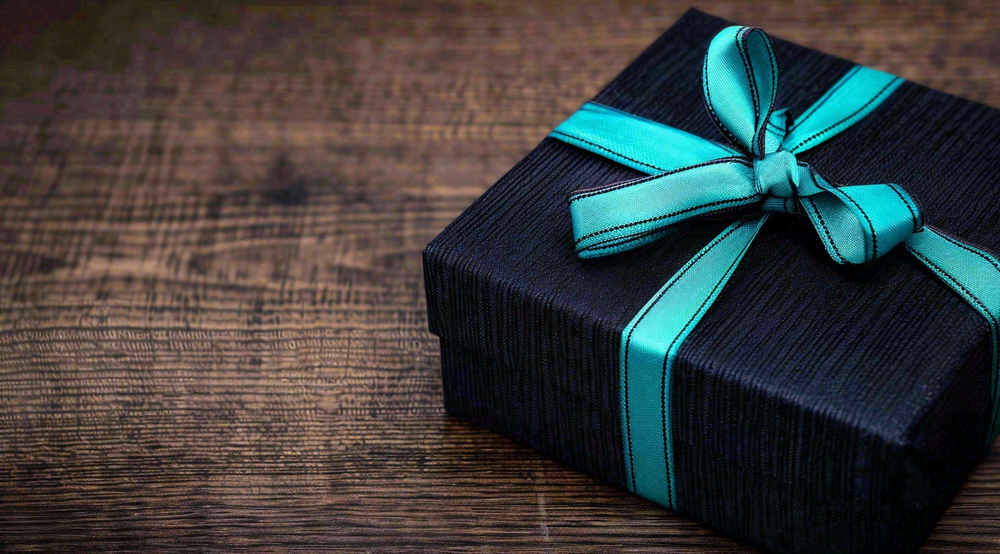 父亲节礼物礼盒男生摄影图