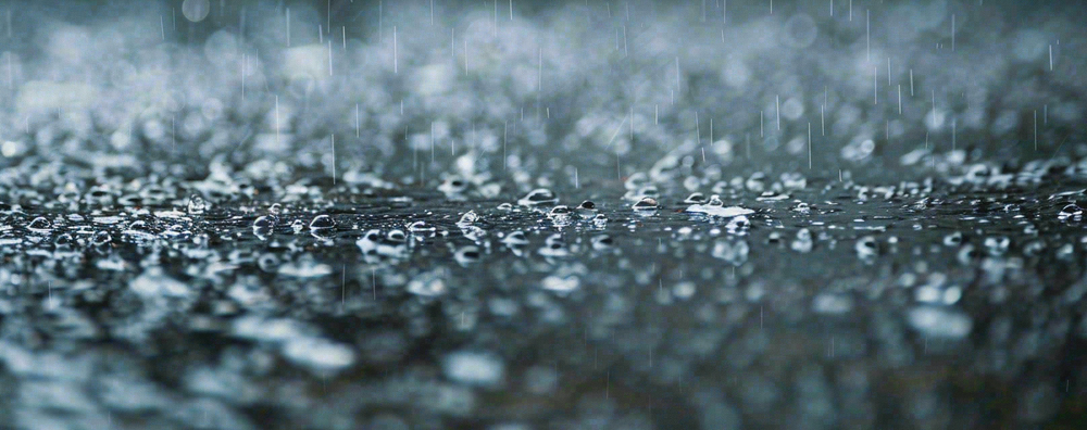 暴雨天气预警摄影图