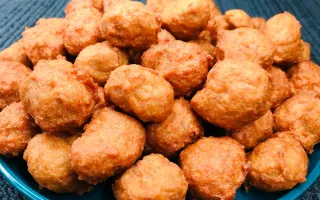 油炸肉丸美食图片