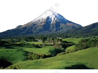 雪山脚下的森林房子等风光免抠图片