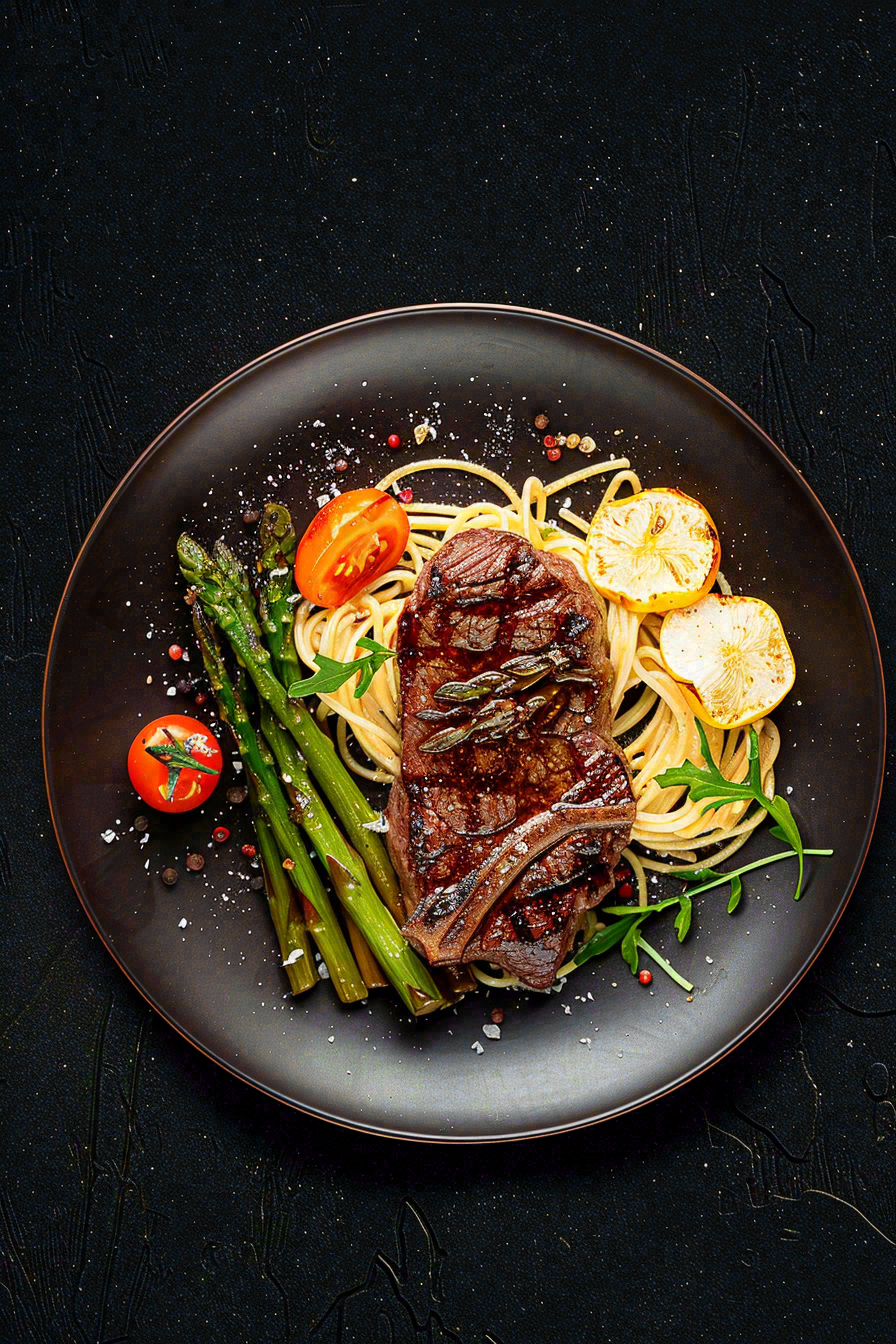 西餐牛排美食摄影图