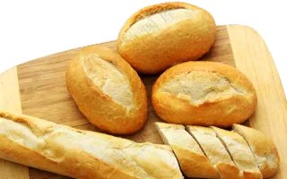 摆在木板上的烘焙面包免抠图片素材