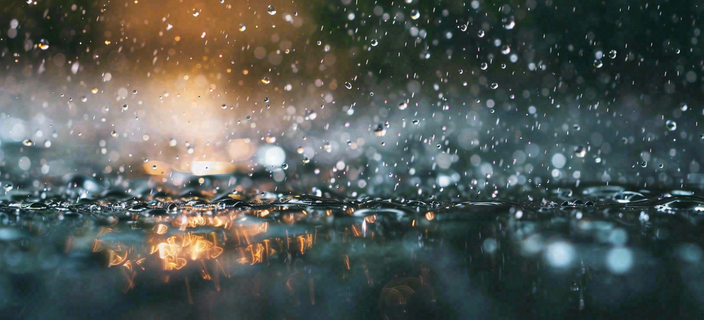 暴雨天气预警摄影图