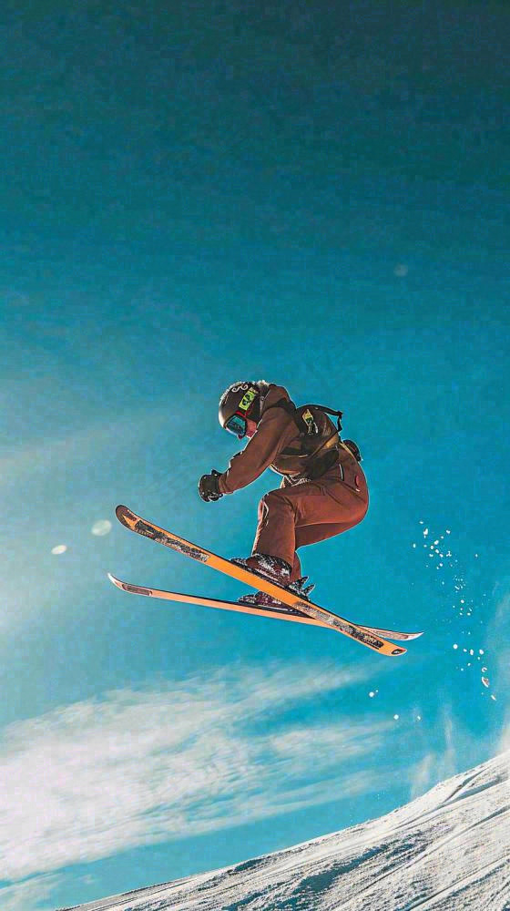 冬季冰雪极限滑雪旅行比赛，体育运动摄影图