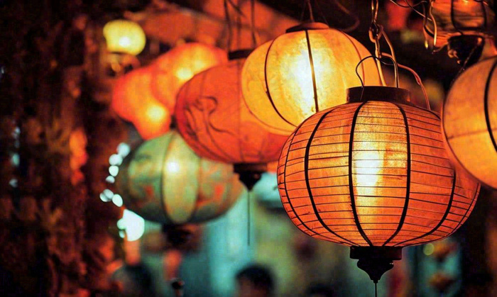 灯笼喜庆中秋佳节夜晚，元宵节摄影图