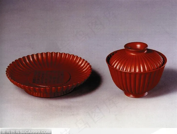中华传统-红色的瓷器茶杯