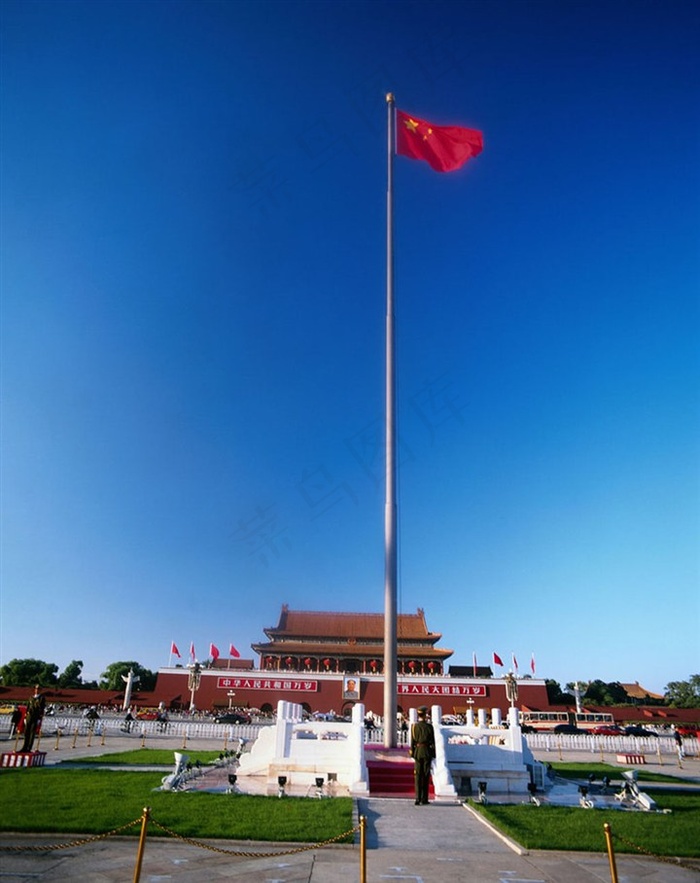 天安城门和 国旗图片图片