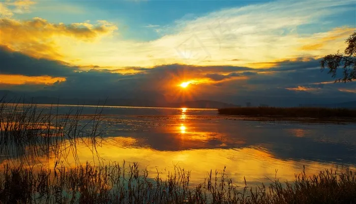 洱海日出日落风景图片