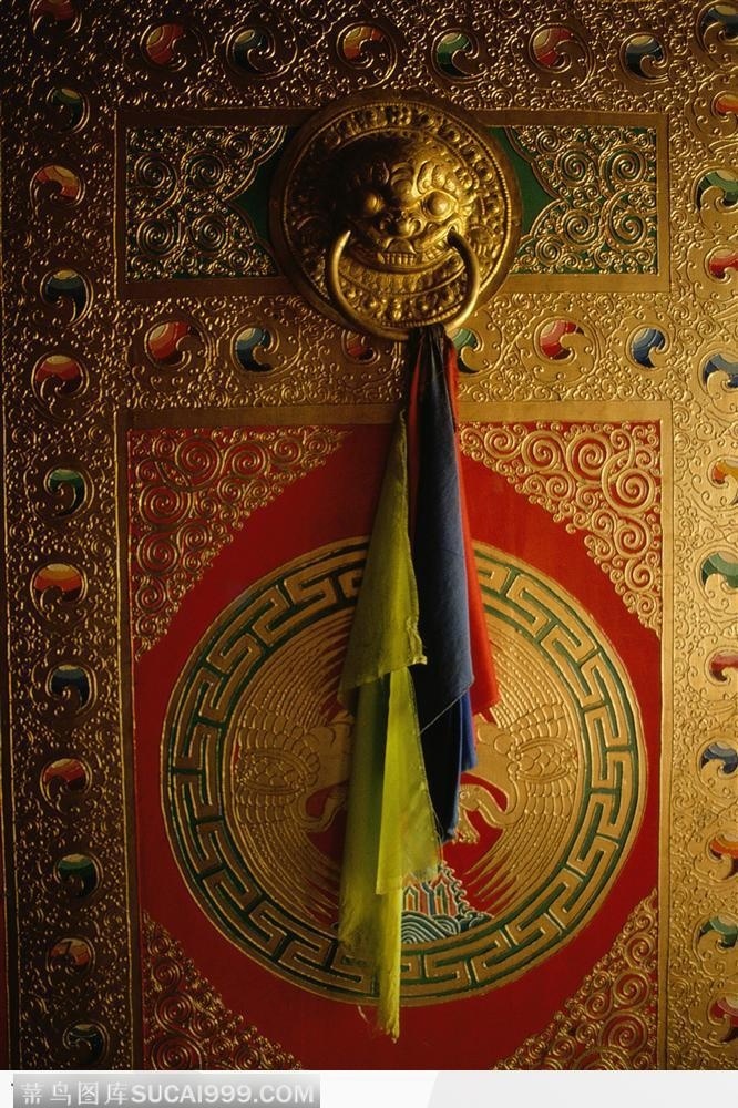 漂亮的西藏藏式大门哈达
