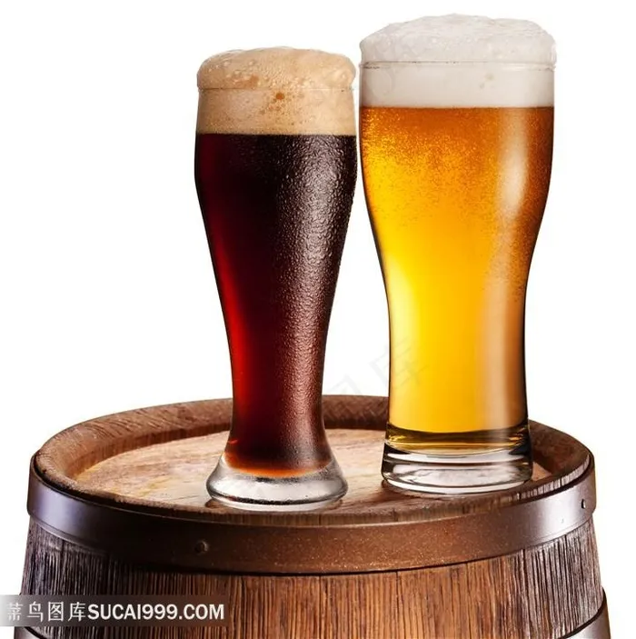 两杯不同颜色的啤酒图片