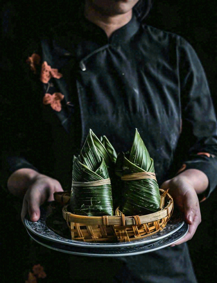 端午节粽子粽叶绿色粽香美食佳节摄影图