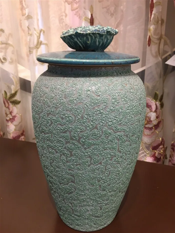 展会古董花瓶