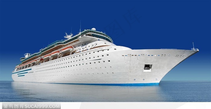在蔚蓝的大海上行驶着的豪华大轮船船图片