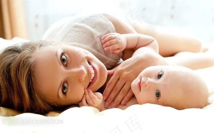 母亲和婴儿系列 - 可爱宝宝和幸福母亲