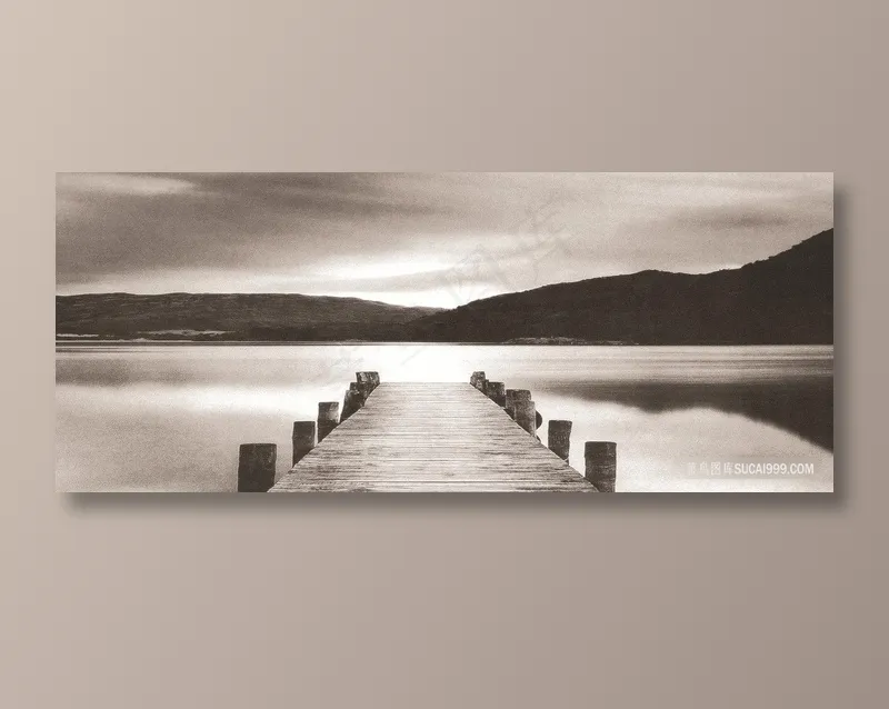 木桥湖畔黑白风景画