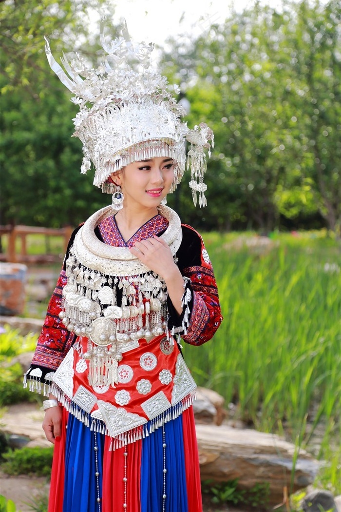 苗族姑娘清纯美女