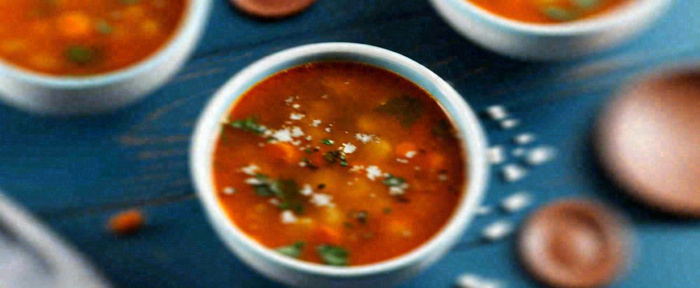 西餐汤类罗宋汤海鲜汤美食餐具摄影图