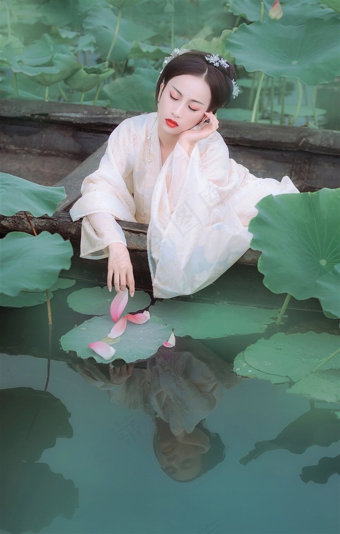 冰清玉洁古装美女图片