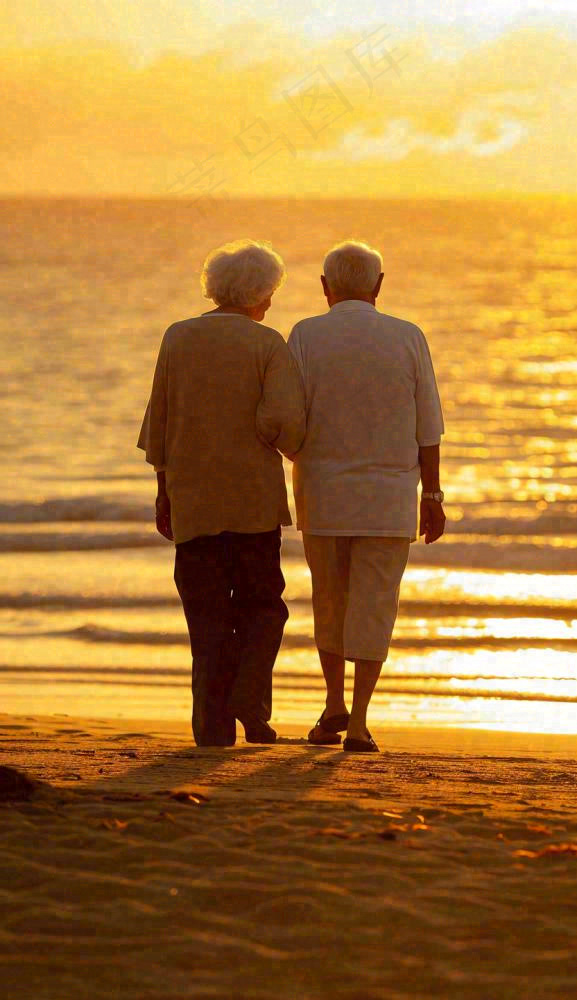 落日下老年人父母陪伴爱情，情人节温馨浪漫摄影图