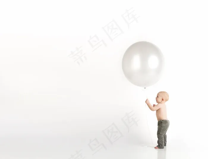 手拿气球的儿童可爱图片