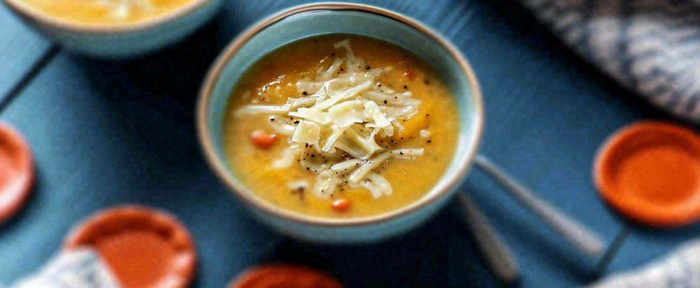 西餐汤类罗宋汤海鲜汤美食餐具摄影图