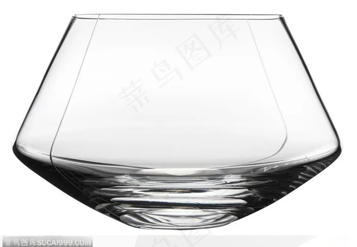 玻璃艺术-透明的玻璃鱼缸
