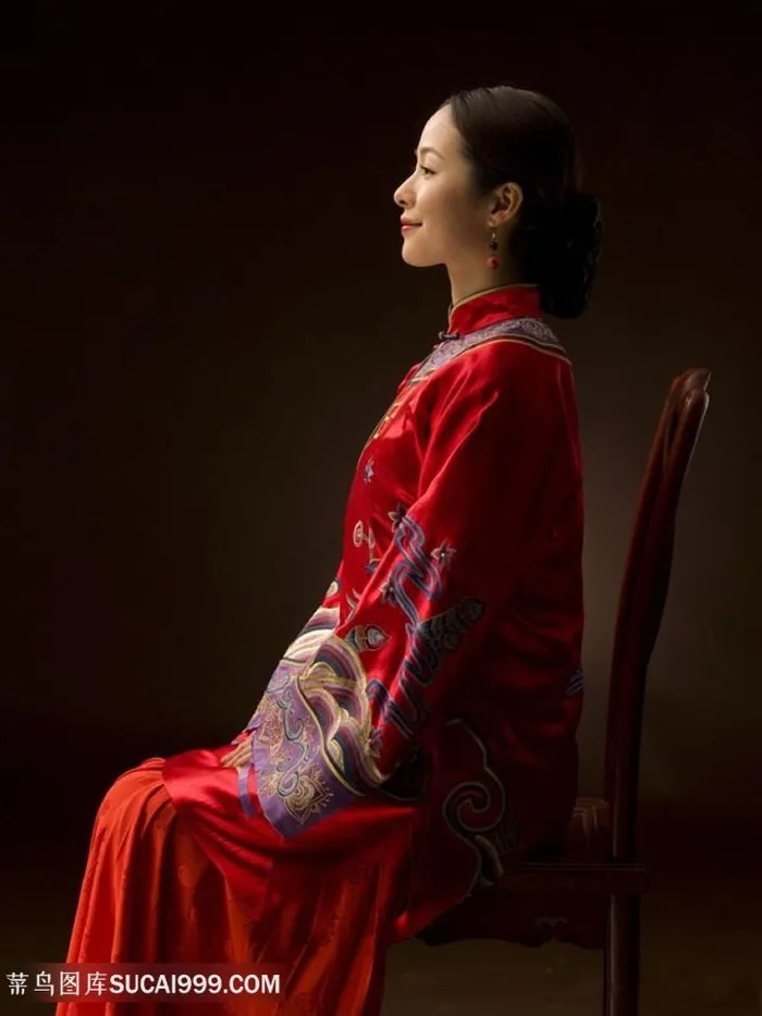 红色嫁衣中国旗袍美女图片