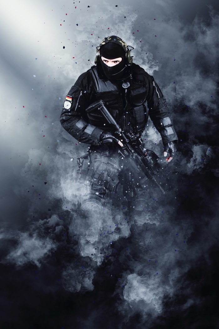 本素材作品名称为反恐持枪军人图片,素材编号是2399022, 						是一张