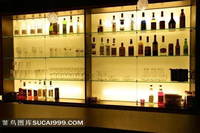 大型酒柜的灯光