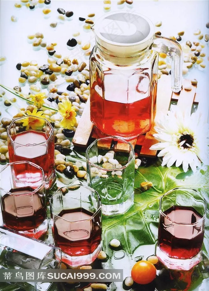 叶子菊花木板和红茶