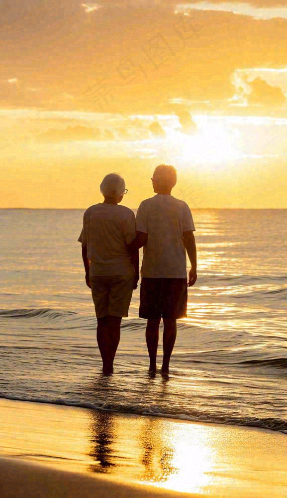 落日下老年人父母陪伴爱情，情人节温馨浪漫摄影图