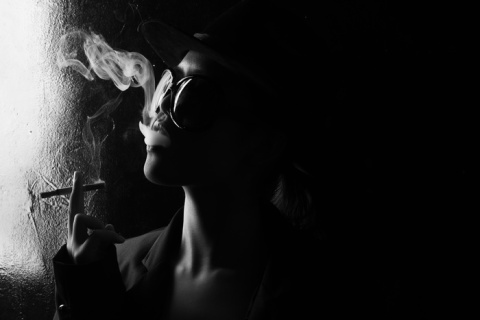 香烟图片免费格式: jpg抽烟耍酷女生图片免费格式: psd炫酷火焰烟雾