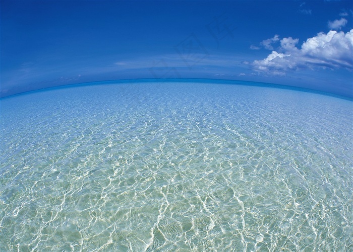 平静的海平面图片素材