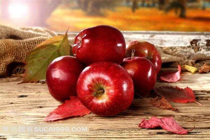 红彤彤的红苹果图片水果图片