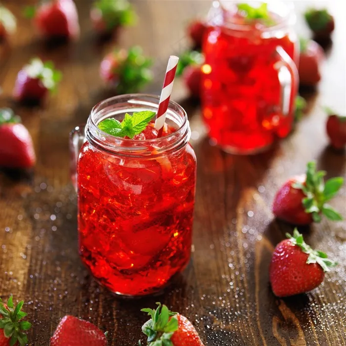 饮料系列 - 清新美味的草莓饮品