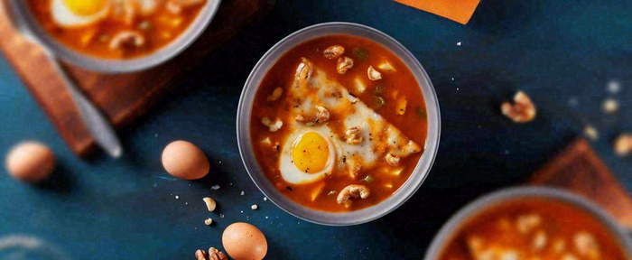 西餐汤类罗宋汤海鲜汤美食餐具摄影图