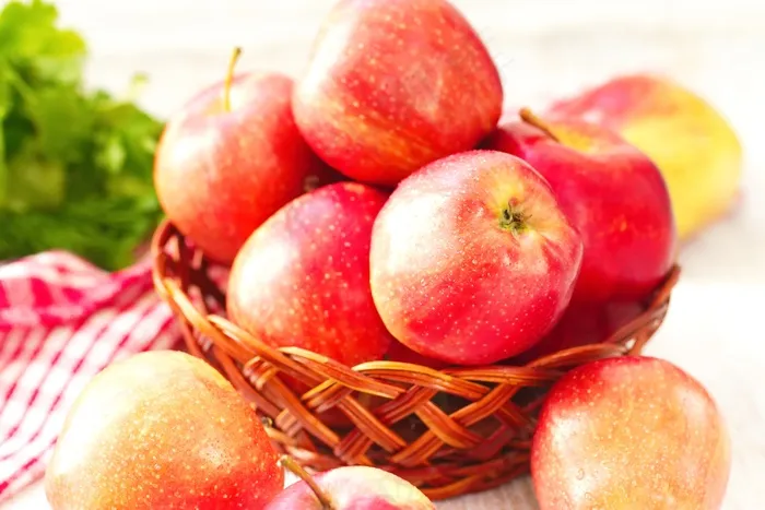 水果篮红苹果图片