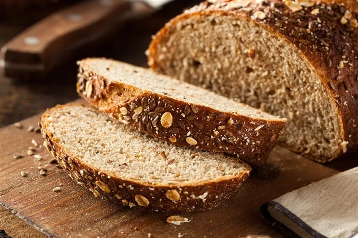 燕麦粗粮面包高清图片