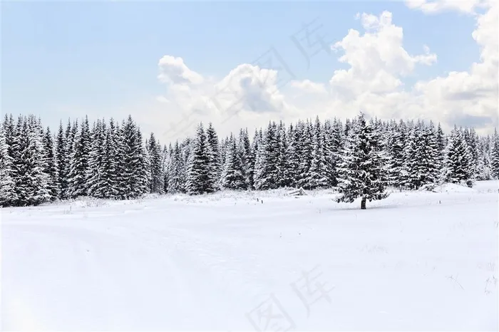 唯美的雪山雪景景色