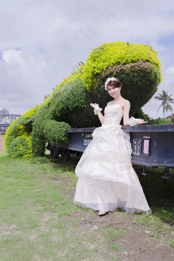 白色婚纱漂亮的新娘美女婷怡摄影图