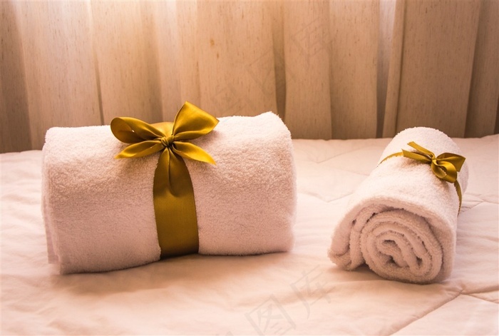 卷起来的毛巾图片