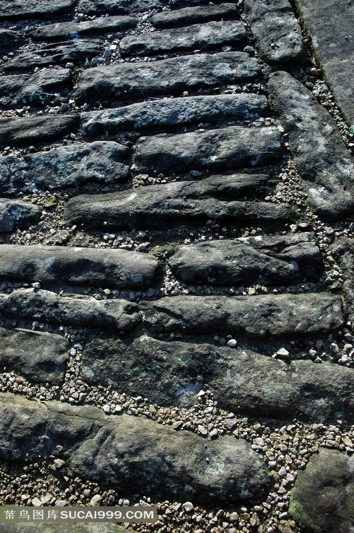 古老石条铺成的地面图片