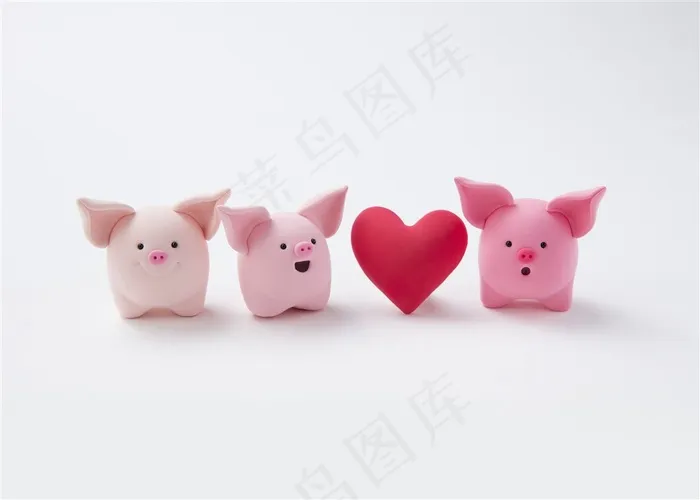 开心快乐的三只小猪高清图片