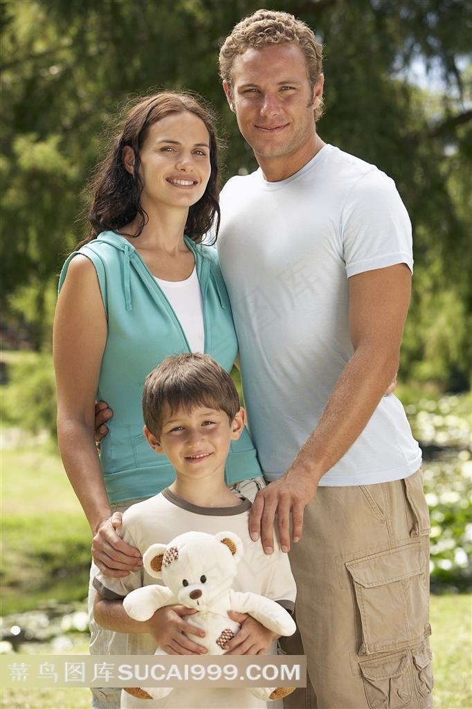 亲子宣传广告画册一家人户外玩耍高清特写