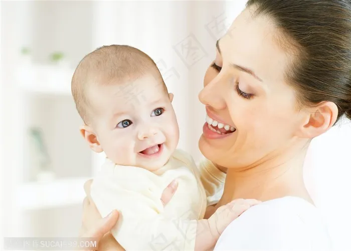 宝宝妈妈特写 抱着婴儿宝宝的幸福妈妈