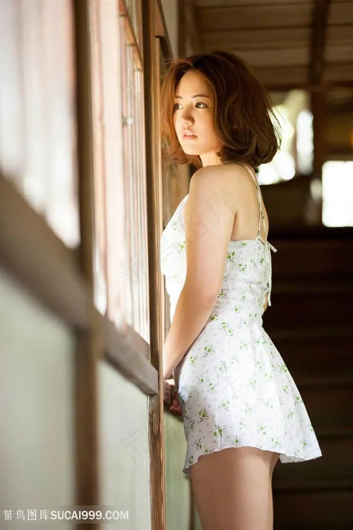 日本AV美女超短裙性感写真图片