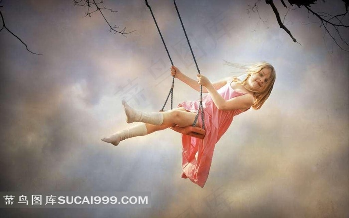 荡秋千的小女孩 - 菜鸟图库