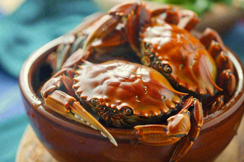 螃蟹金秋肥蟹美味美食摄影图